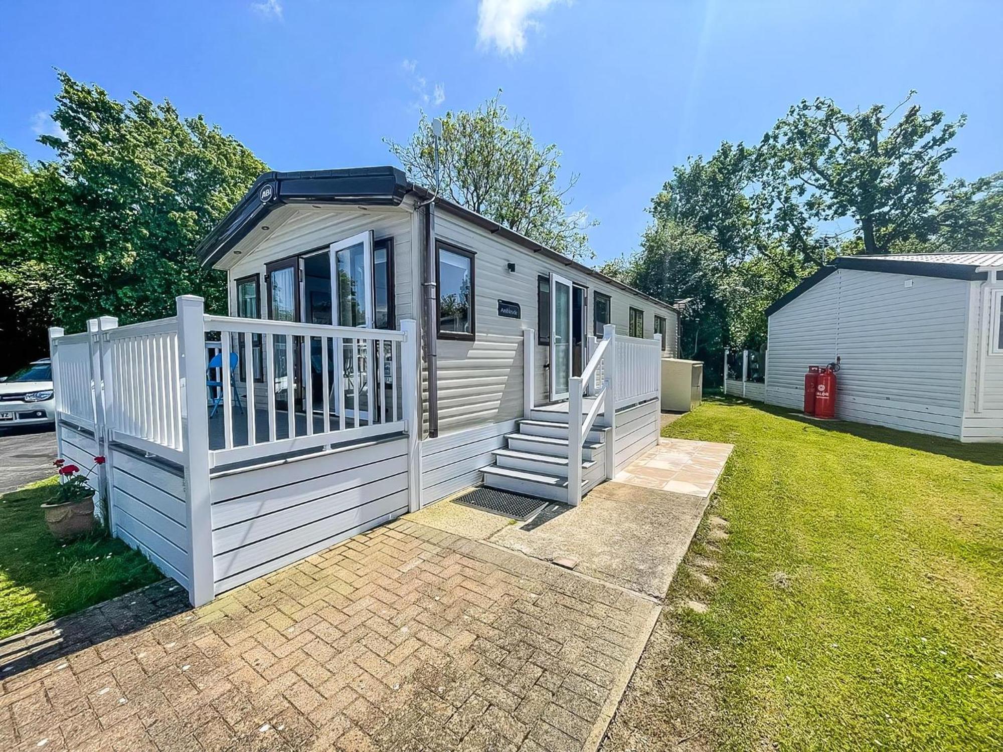 Beautiful Caravan With Decking At Carlton Meres Holiday Park, Suffolk Ref 60022M แซกส์มันดัม ภายนอก รูปภาพ