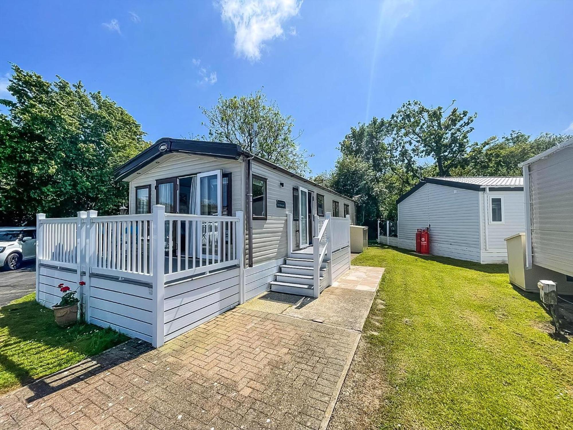 Beautiful Caravan With Decking At Carlton Meres Holiday Park, Suffolk Ref 60022M แซกส์มันดัม ภายนอก รูปภาพ